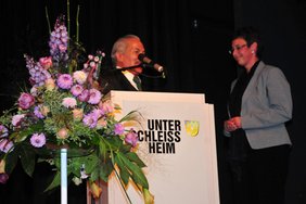 Erster BÃ¼rgermeister Rolf Zeitler freut sich mit seiner Kollegin Kathrin Backmann Ã¼ber die 20-jÃ¤hrige Freundschaft zwischen UnterschleiÃheim und Lucka.